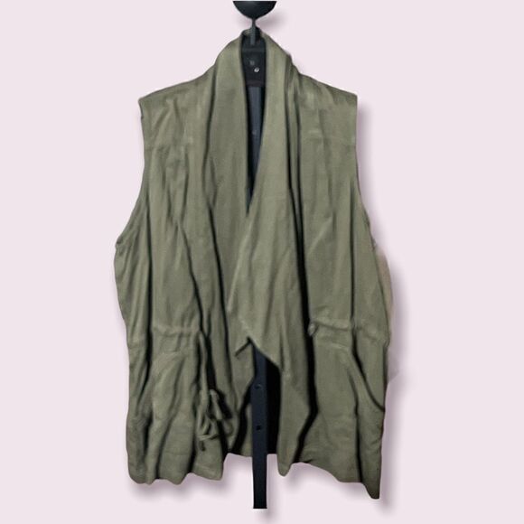 Twelve by ontwelfth Autumn Escape Vest Olive - Picture 1 of 3